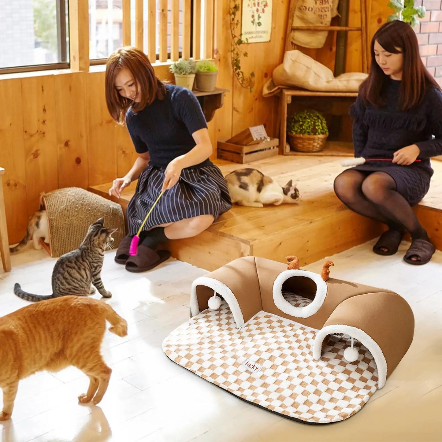 Foldable Cat Bed & Play Tunnel – Warm Plush Indoor Hideaway